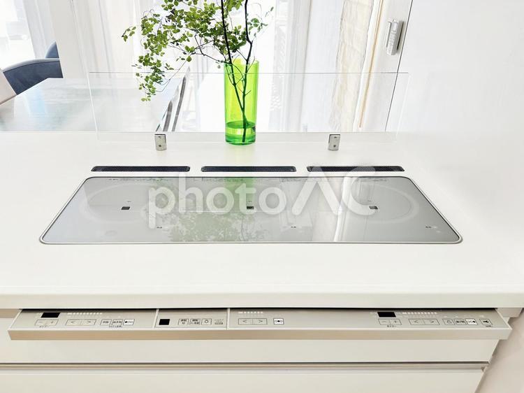 システムキッチン　IH家電　ビルトイン 対面キッチン,ihクッキングヒーター,ih調理器の写真素材