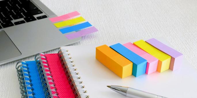 ビジネスツール 付箋とノート 筆記用具 ビジネスツール 付箋とノート 筆記用具 文房具,筆記用具,事務用品の写真素材