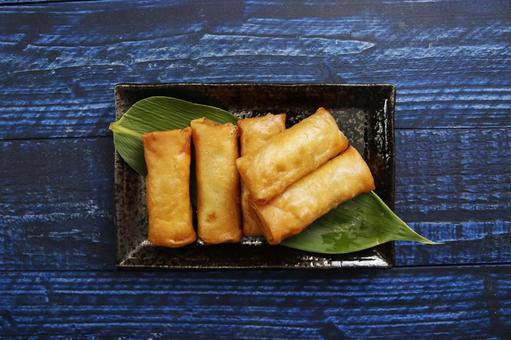 春巻きの盛り合わせ 春巻きの盛り合わせ 春巻き,揚げ物,中華料理の写真素材