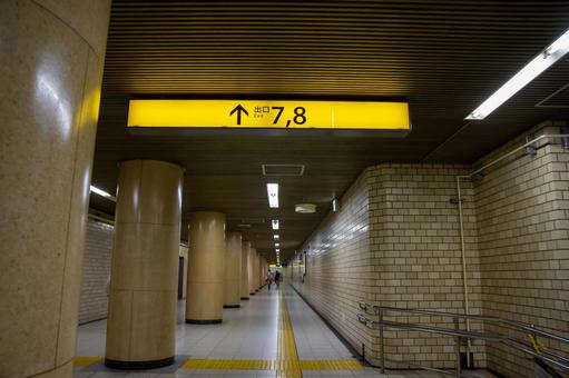 地下通路 地下通路,地下,地下鉄の写真素材