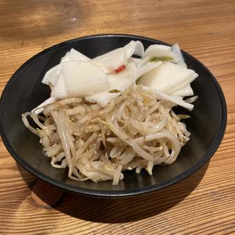 ピリ辛ナムルと大根惣菜 ナムル,もやし,大根の写真素材