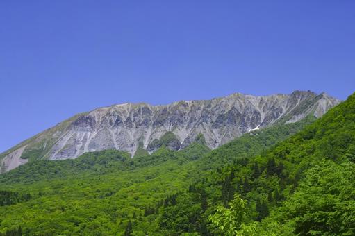鳥取県の名峰 大山を望む自然の絶景 鳥取県の名峰 大山を望む自然の絶景 大山,鳥取,北壁の写真素材