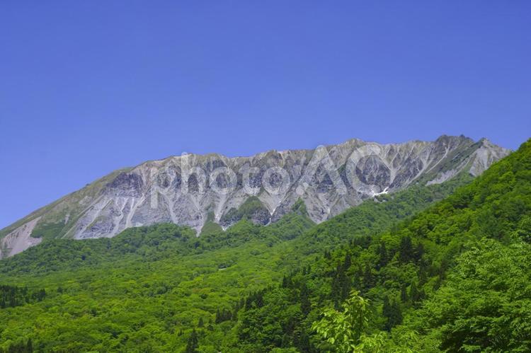 鳥取県の名峰 大山を望む自然の絶景 鳥取県の名峰 大山を望む自然の絶景 大山,鳥取,北壁の写真素材