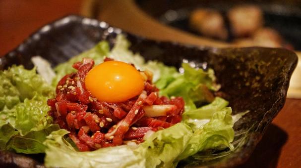 ユッケ ユッケ おつまみ,ユッケ,馬肉の写真素材