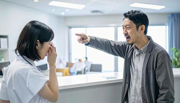 カスハライメージ:深く頭を下げる看護師 カスハライメージ:深く頭を下げる看護師の写真