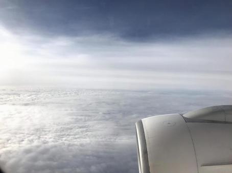 飛行機の窓から 飛行機の窓から 飛行機,エンジン,ジェットエンジンの写真素材