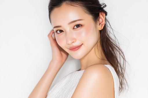 女性の笑顔と髪型 女性の笑顔と髪型の写真