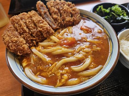 カツカレーうどん カツカレーうどんの写真