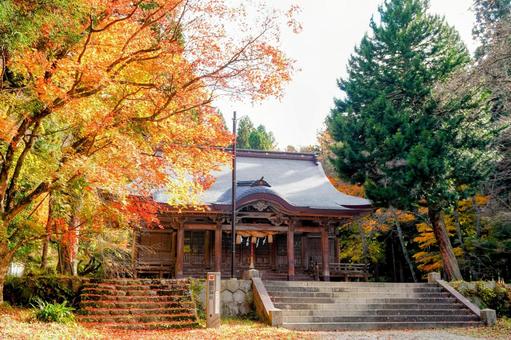 島根・奥出雲の稲田神社と紅葉 島根・奥出雲の稲田神社と紅葉の写真