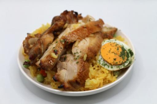 焼き鳥ももチャーハン 焼き鳥ももチャーハンの写真
