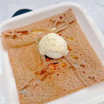 ガレット 食事,トッピング,ゆで卵の写真素材