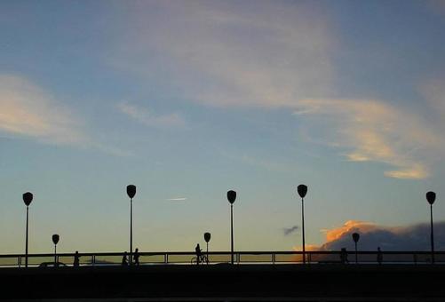 セーヌ川にかかる橋の写真