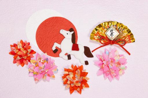 午年年賀状　白馬とカラフルな花と扇 午年年賀状,白馬,扇の写真素材
