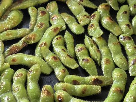 焦げ目がついて 枝豆,えだまめ,フライパンの写真素材