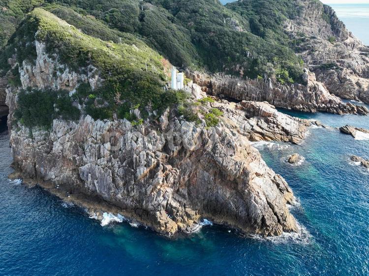 高知県土佐清水市　白碆灯台 白碆灯台,灯台,白の写真素材