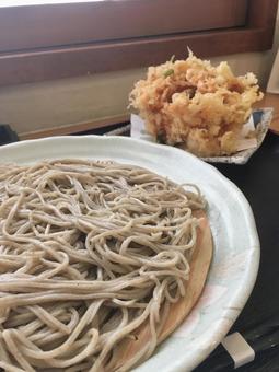 かき揚げざる蕎麦 かき揚げざる蕎麦 かき揚げ,天ぷら,ざる蕎麦の写真素材