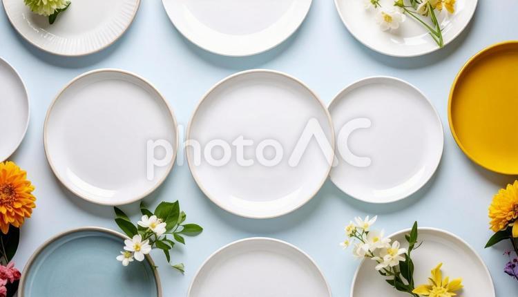 丸いシンプルな無地の皿　花 皿,食器,丸皿の写真素材