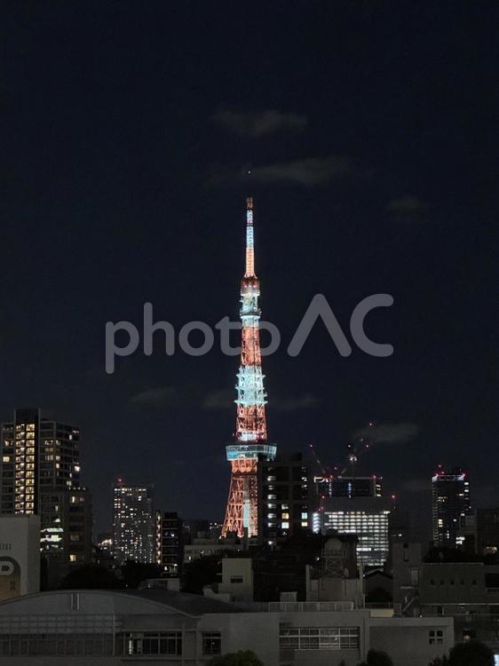 夜の東京タワー　六本木ヒルズにて 東京タワー,六本木ヒルズ,夜の写真素材