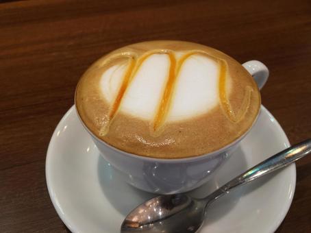 フォームミルクのキャラメルマキアート キャラメルマキアート,カフェ,コーヒーの写真素材