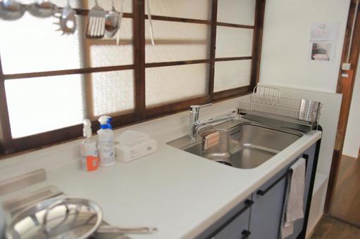 和風の住宅をリノベーションしたキッチン 和風の住宅をリノベーションしたキッチン キッチン,流し台,台所の写真素材