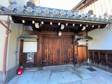 京都・東山・常徳寺の山門 京都・東山・常徳寺の山門の写真