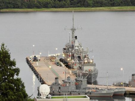 海上自衛隊大湊港浮桟橋 大湊港,海上自衛隊,自衛隊の写真素材