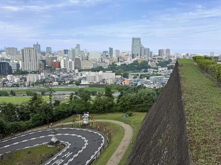 青葉城石垣と仙台の街並み_1 青葉城,仙台城,石垣の写真素材