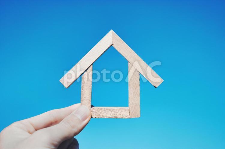 青空と木の住宅 ビジネス,青空,ビジネスイメージの写真素材