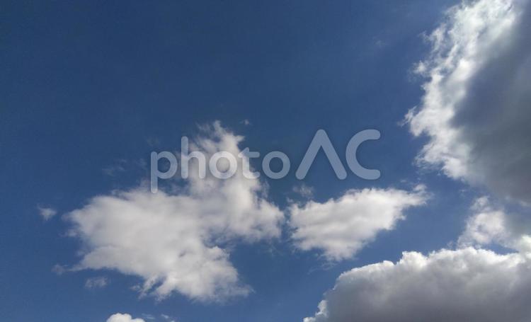 雲の神殿から、天使たちの井戸端会議 空,自然,雲の写真素材