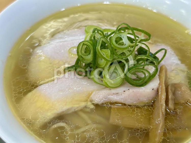 塩ラーメンの魅力が詰まった美味しい一杯 さっぱり,食べ物,ラーメンの写真素材