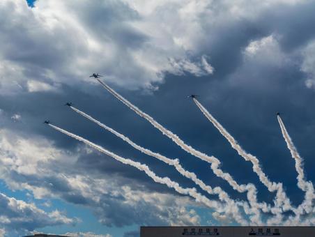 ブルーインパルス ブルーインパルス,入間航空祭,2025の写真素材