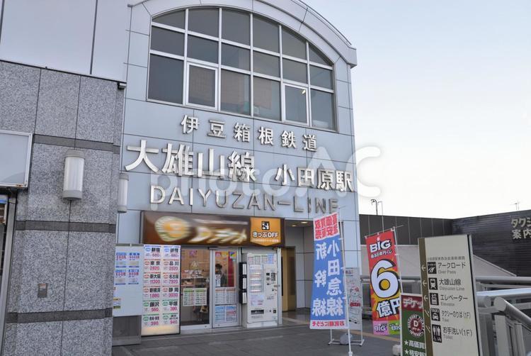 東海道新幹線　小田原駅　23 こだま,ひかり,スピードの写真素材