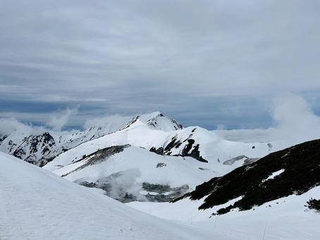 富山の絶景・春の立山 富山の絶景・春の立山 富山,立山,立山連峰の写真素材