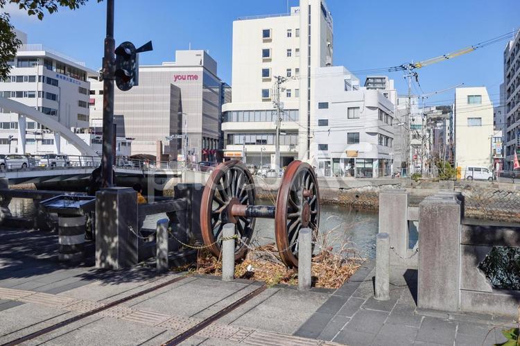 長崎臨港線モニュメント 長崎臨港鉄道跡,蒸気機関車,動輪の写真素材