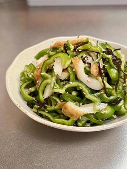 塩昆布ちくわピーマン ご飯,料理,おうちごはんの写真素材