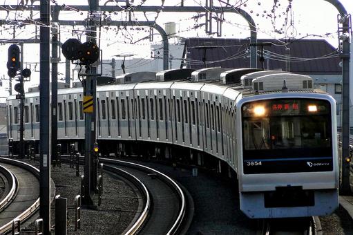小田急3000逆光走行 小田急3000逆光走行 小田急3000形,小田急電鉄,各駅停車の写真素材