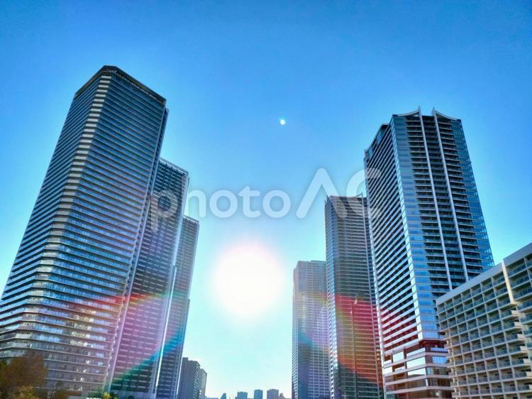東京のビルと朝日 東京,青空,空の写真素材