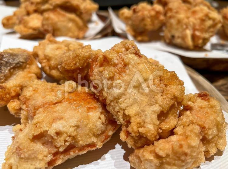 揚げたての若鶏の唐揚げ 鶏,唐揚げ,若鶏の写真素材