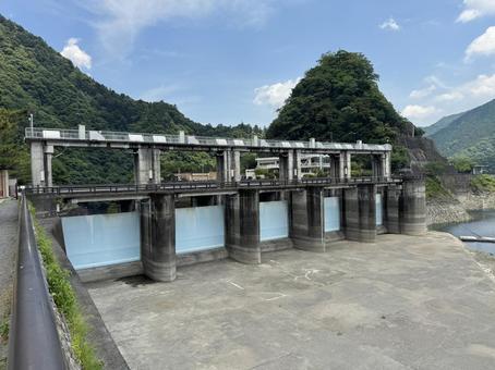 小河内ダムの非常用洪水吐 小河内ダムの非常用洪水吐 小河内ダム,ダム,重力式コンクリートダムの写真素材