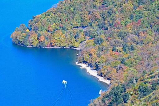 奥日光の紅葉（中禅寺湖、男体山） 紅葉,秋,風景の写真素材