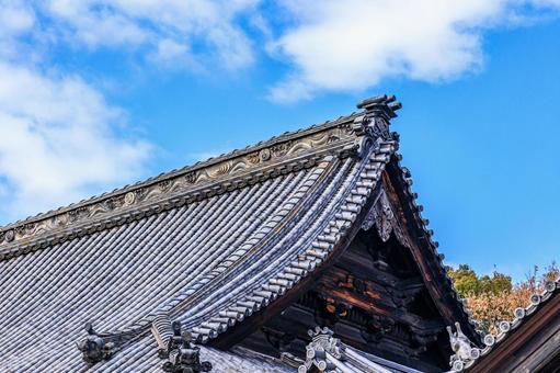 秋の青空｜宝福寺 青空,雲,寺の写真素材