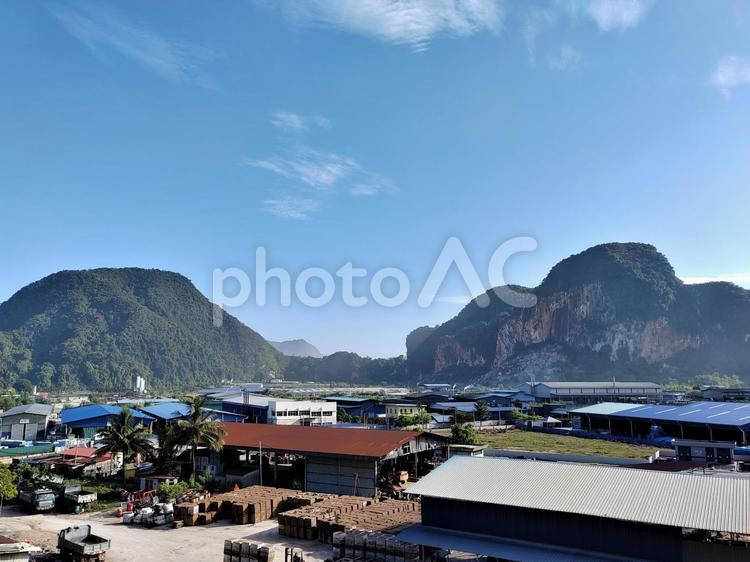山の上からの街並み ハイキング,山,空の写真素材