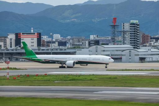 Midday Takeoff Midday Takeoff 飛行機,航空機,旅客機の写真素材