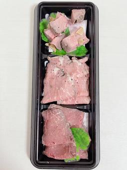 ローストビーフ 3種類 食べ物 ローストビーフ 3種類 食べ物 ローストビーフ,おかず,牛肉の写真素材