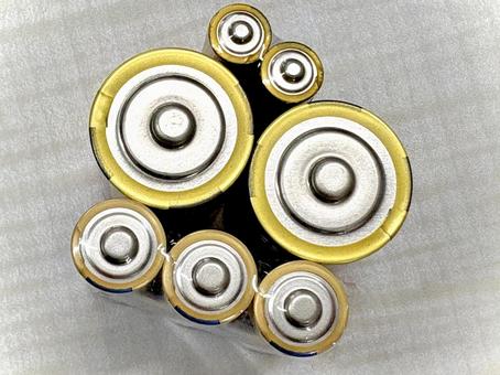いろいろなサイズの乾電池 02 いろいろなサイズの乾電池 02 乾電池,単三,単一の写真素材