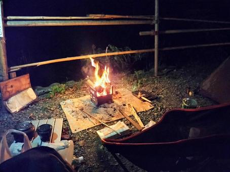 焚き火とソロキャンプ 焚き火とソロキャンプ キャンプ,焚き火,ソロキャンプの写真素材