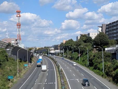 霜降前の横浜青葉インターチェンジの付近 霜降前の横浜青葉インターチェンジの付近 東名高速道路,高速自動車国道,郊外の写真素材