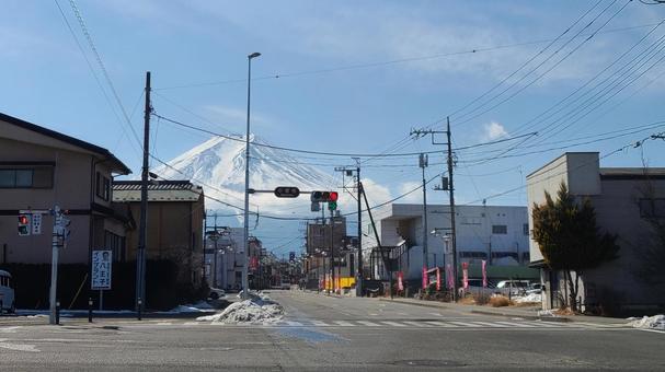 富士山と交差点 富士山,青空,街並みの写真素材