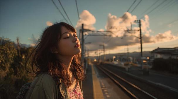駅のホームでの安らぎ 駅のホームでの安らぎの写真