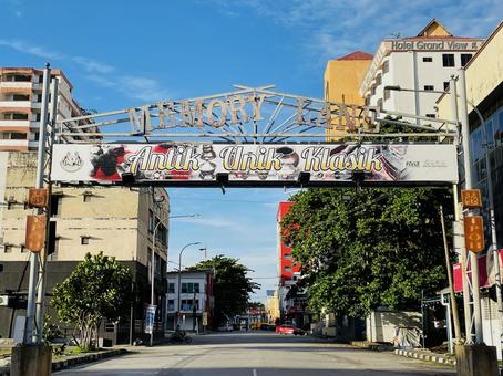 メモリーレーン メモリーレーン メモリーレーン,看板,ゲートの写真素材